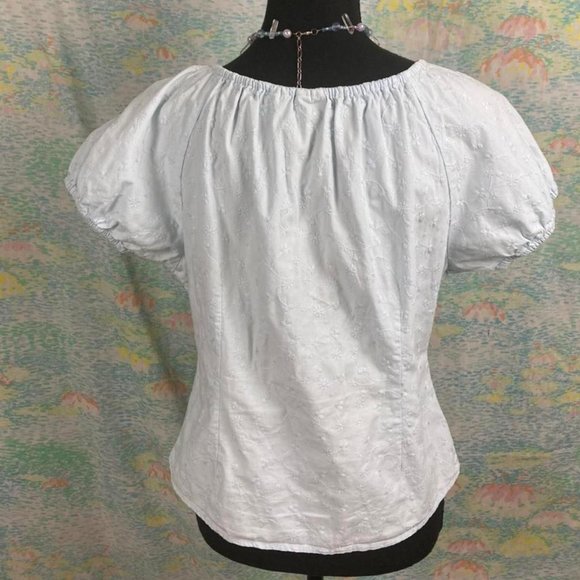 ❌SOLD❌ Y2k pastel blue eyelet puff sleeve milkmaid button top size large - Picture 3 of 4